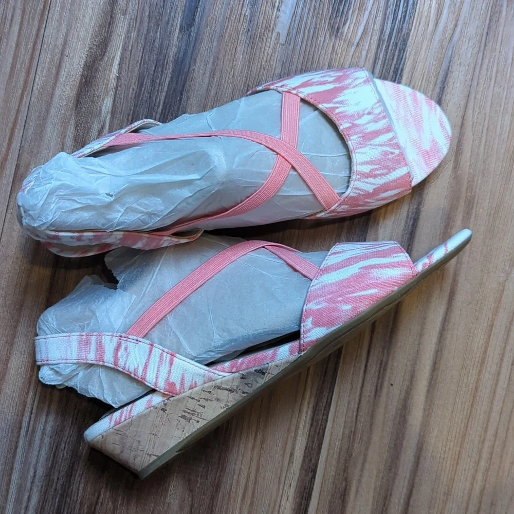 Life Stride Women's Pink & White Blush‎ Flex Wedge Sandals Size 7.5